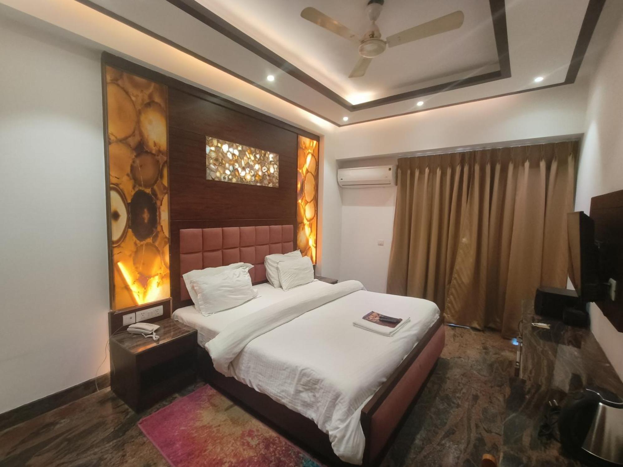 Jjk Rukmini Vilas Hotel & Banquet Muzaffarpur Eksteriør bilde